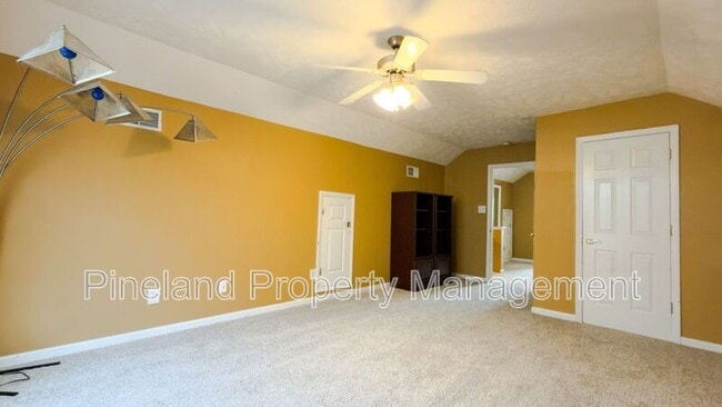 Building Photo - 215 Americana Dr