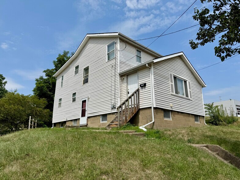 Primary Photo - 1591 Bauer Blvd