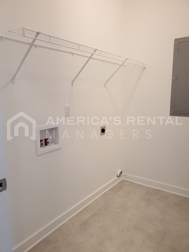 Building Photo - Bright, Airy Home or Rent in Clanton, AL!!! COMING SOON