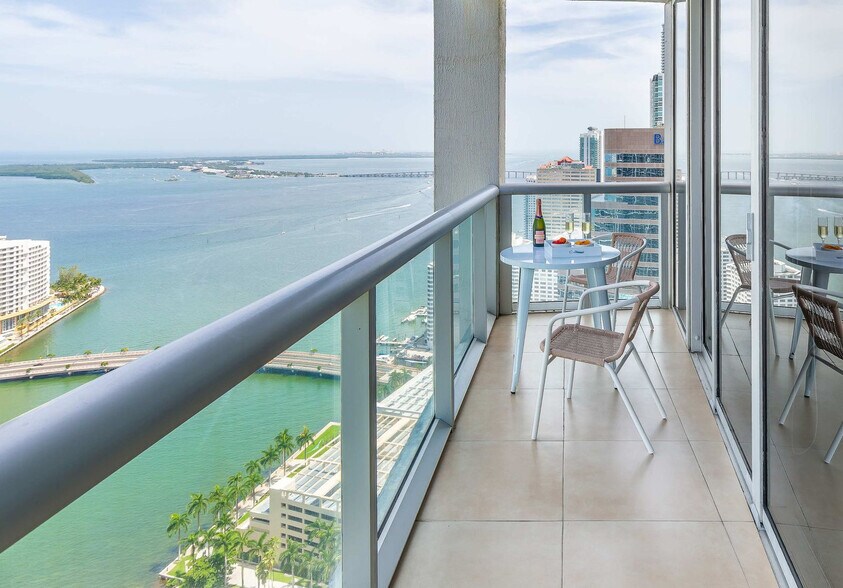 Building Photo - 485 Brickell Ave