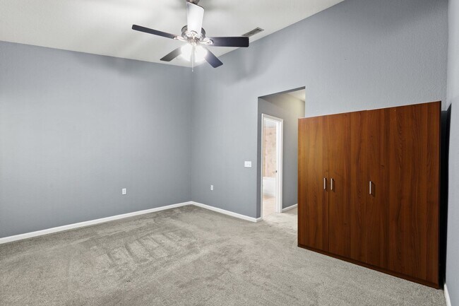 Building Photo - Charming Magnolia Place Townhome