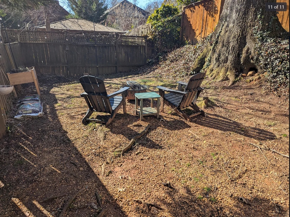 Building Photo - 1085 Bellevue Dr NE