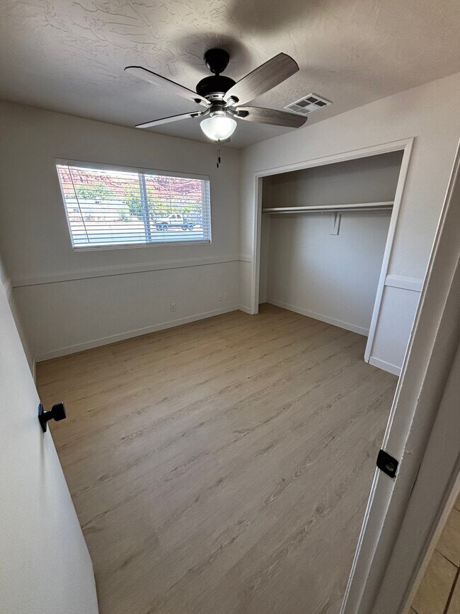 Building Photo - 396 500 W St