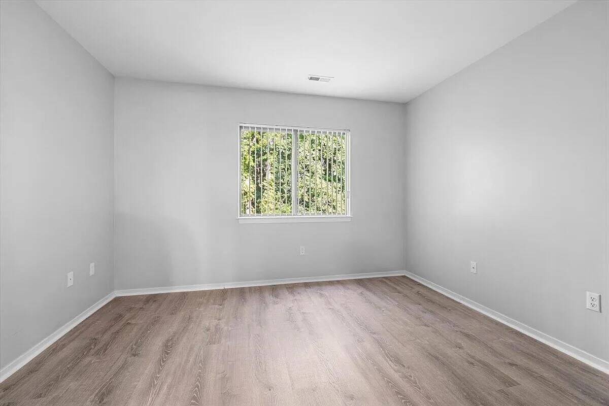 Building Photo - 408 Spring Brooke Dr