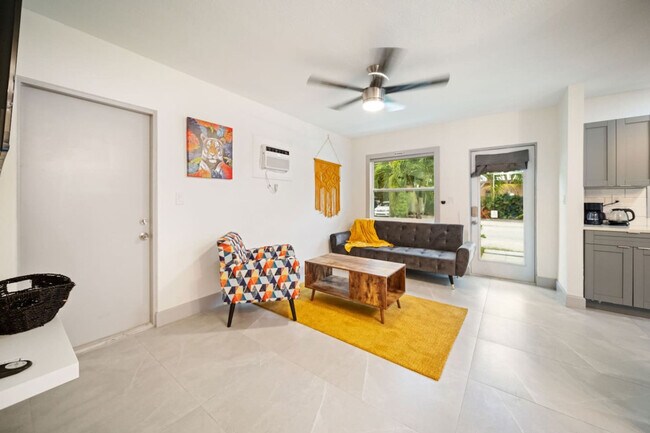 Building Photo - 847 NE 16th Ave