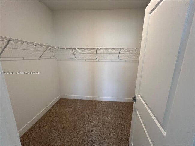 Building Photo - 136 SW 170th Ave