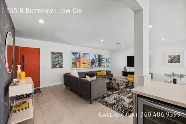 Building Photo - 945 N Buttonwillow Cir