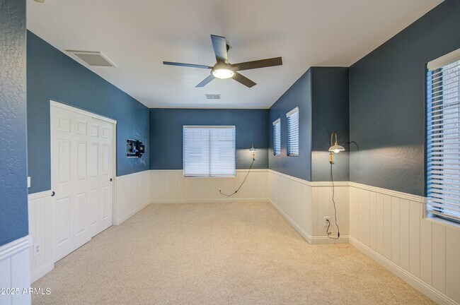 Building Photo - 4564 S Maverick Ct