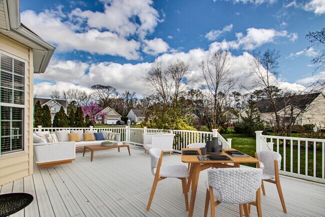 Building Photo - Single family - unfurnished - YEAR ROUND rental - Villages of Old Landing