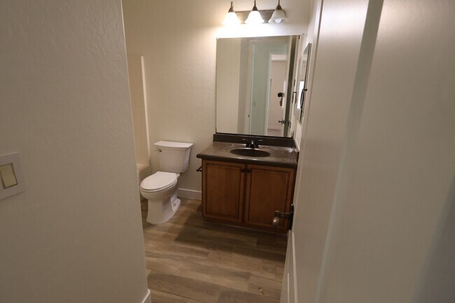 Building Photo - Remodeled 4 Bed 2 Bath Home.