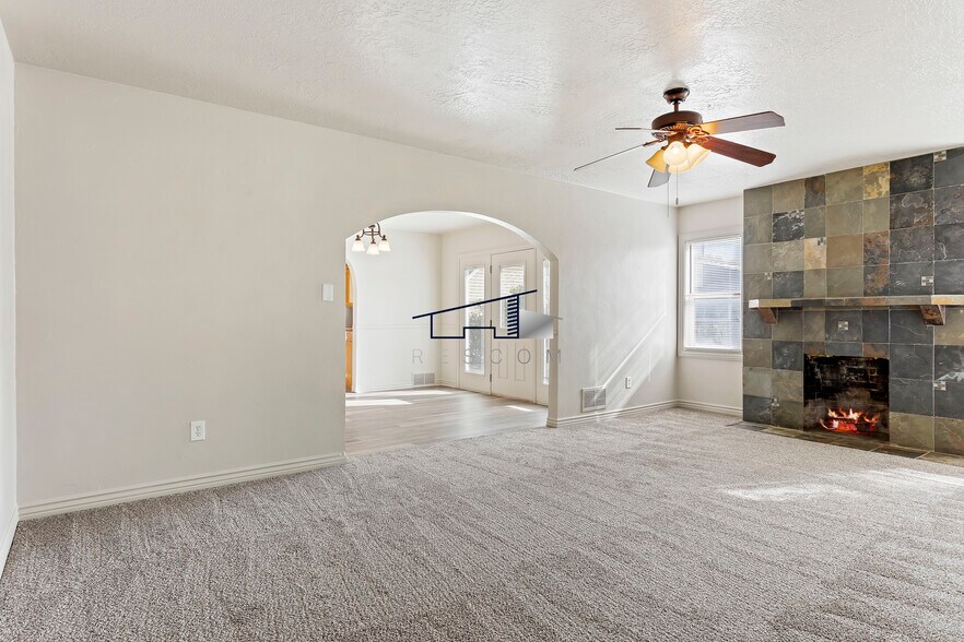 Building Photo - 352 Harrison Blvd