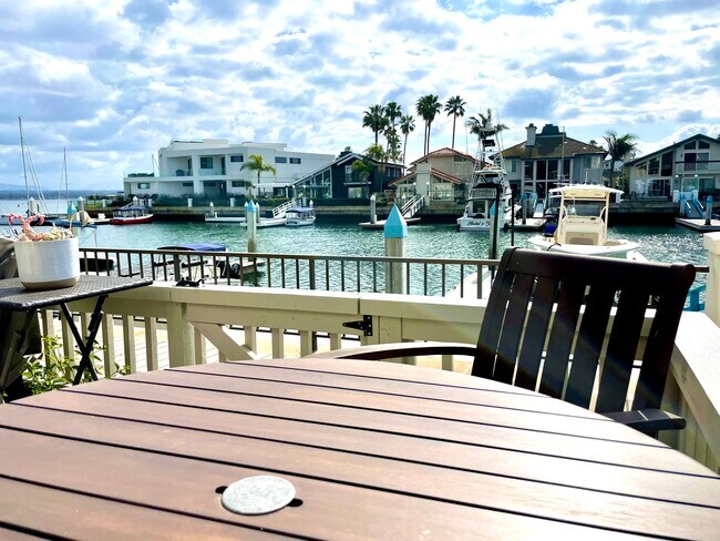 Building Photo - 49 Kingston Ct S