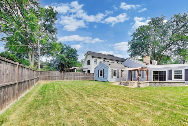 Building Photo - 1706 Illinois Rd