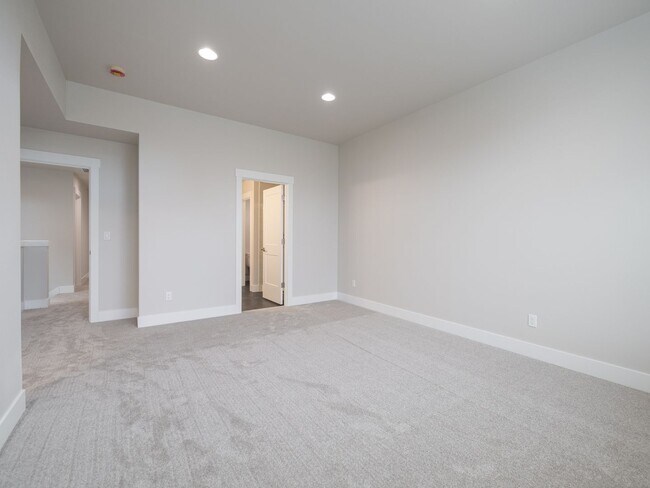 Building Photo - 9381 SW Eunice Ln