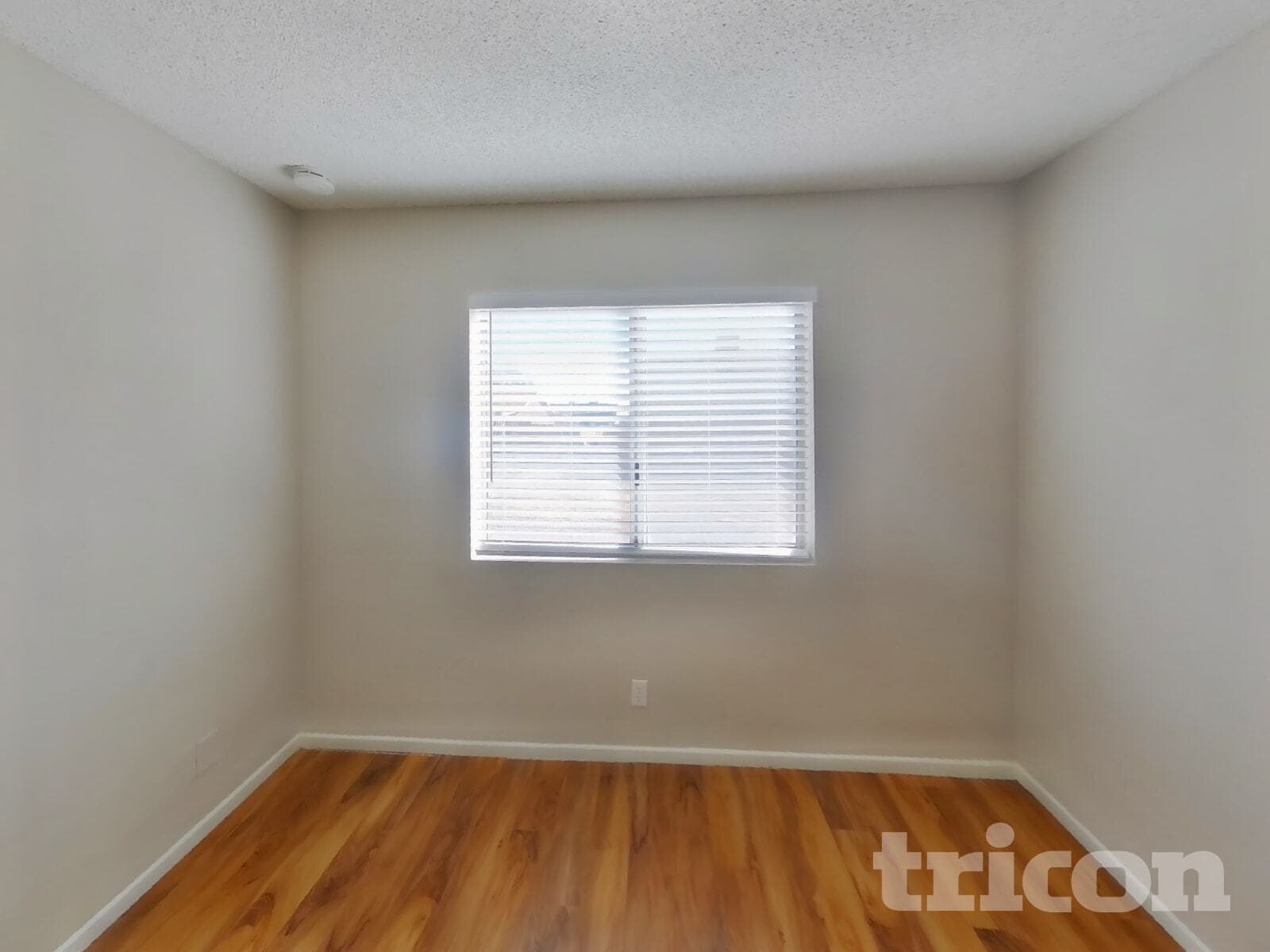 Building Photo - 4078 Deerfield Ave