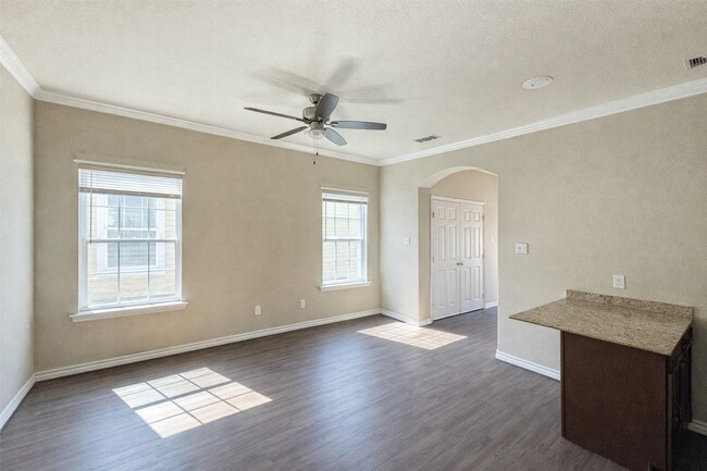 Building Photo - 809 S Wilson St