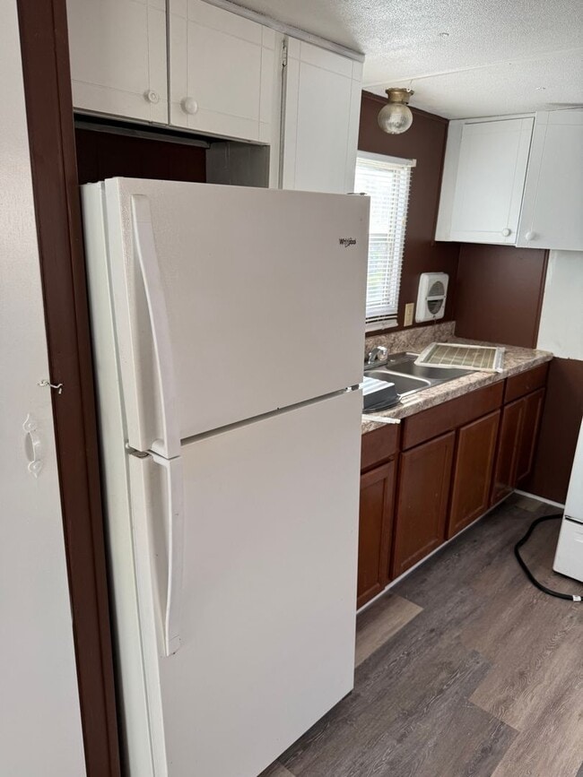 Building Photo - 3-Bedroom/ 1-Bath Mobile Home