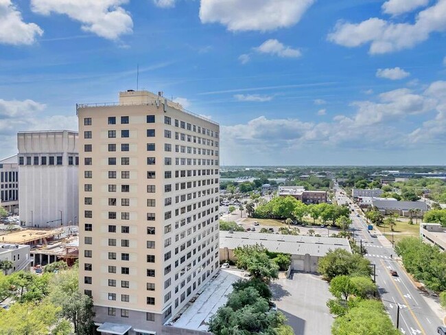 Building Photo - 311 W Ashley St