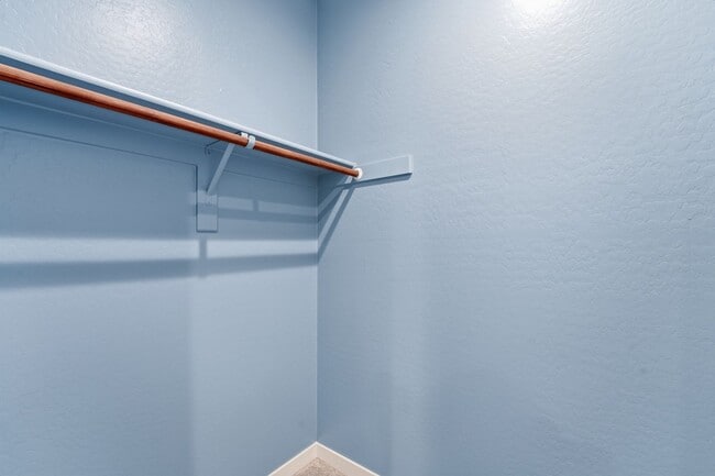 Building Photo - ** Like new Luxurious Modern townhome with 2 Master Suits in Warner Meadows**