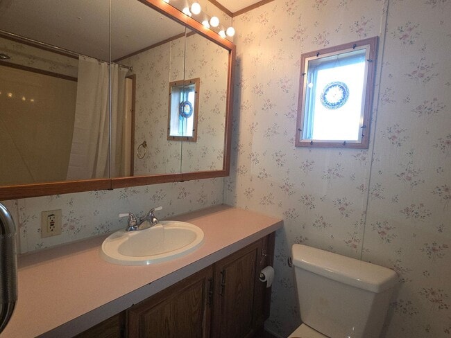 Building Photo - Charming 2 Bedroom Home in Prime Littleton Location