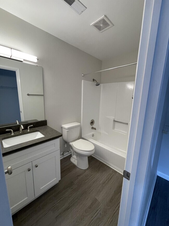 Building Photo - 159 Harvest Dr