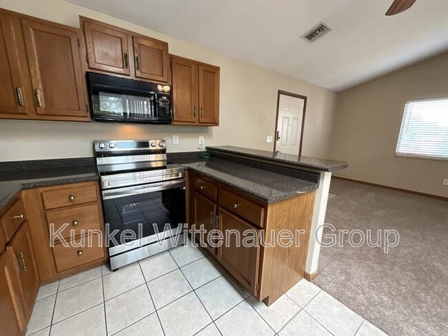 Building Photo - 185 Eagle Ridge