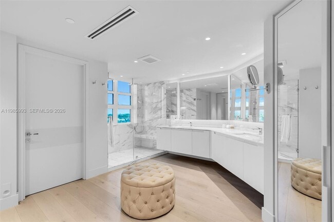 Building Photo - 430 Grand Bay Dr