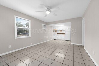 Building Photo - 5119 Curry Ford Rd