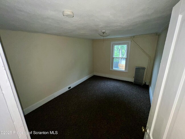Building Photo - 316 Putnam St
