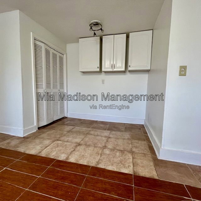 Building Photo - 211 W 59th St
