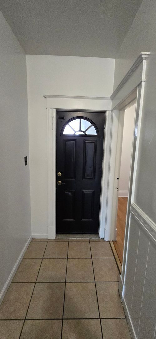 Building Photo - Large remodeled 4 bedroom with off street parking available**FREE MONTH OF RENT TO ANYONE WHO SIG...