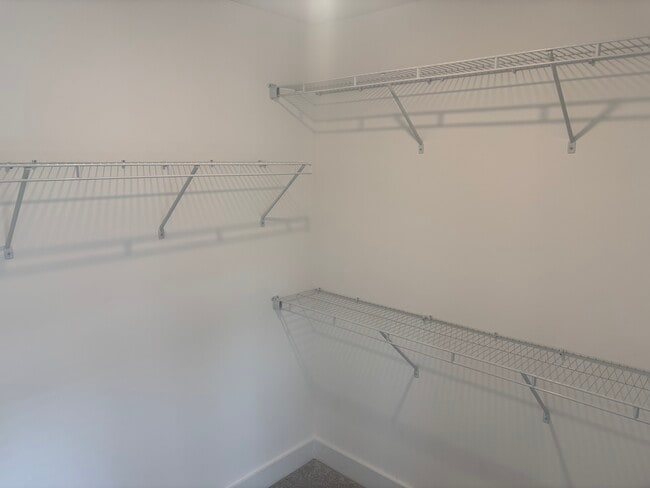 Building Photo - 484 Ml Pk Wy