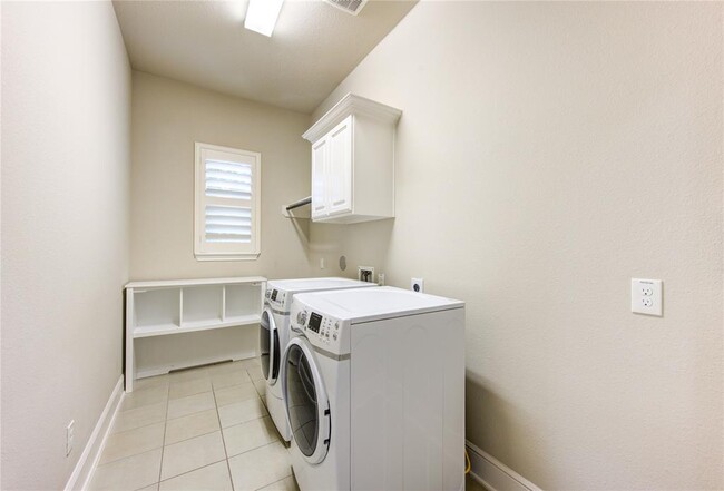 Building Photo - 2827 Winthrop Mdw Wy