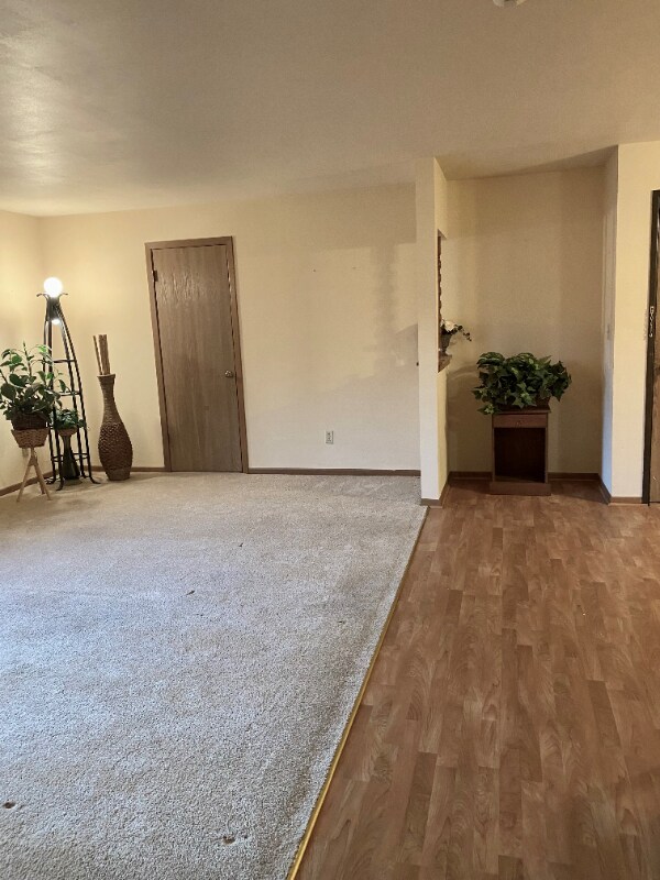 Building Photo - S70W14965 Cornell Cir