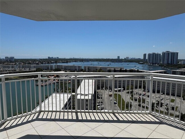 Building Photo - 18041 Biscayne Blvd