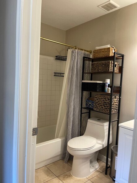 Building Photo - 12828 Dunkirk Dr