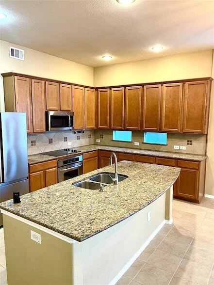 Building Photo - 11490 La Grange Dr