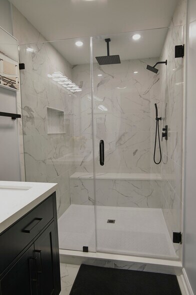 Building Photo - 810 Williamsburg Ln