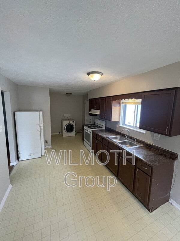 Building Photo - 1950 Carrollton Ave