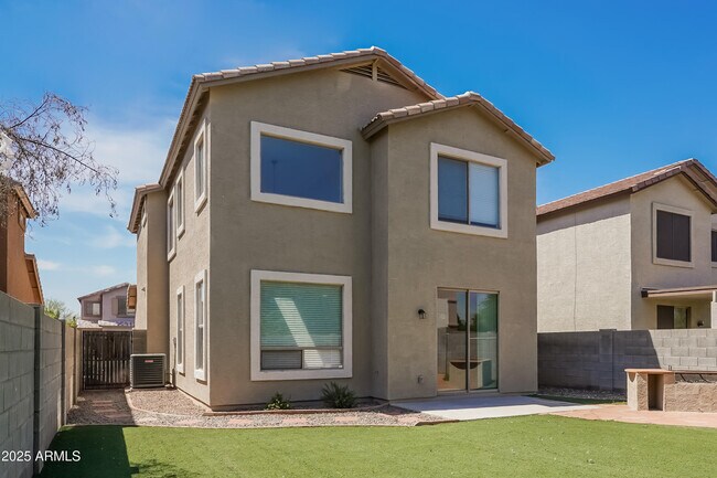 Building Photo - 11430 W Yuma St