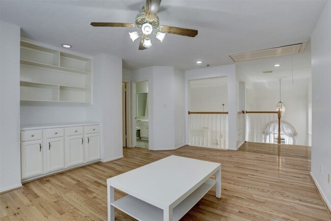 Building Photo - 14019 Lake Trail Dr