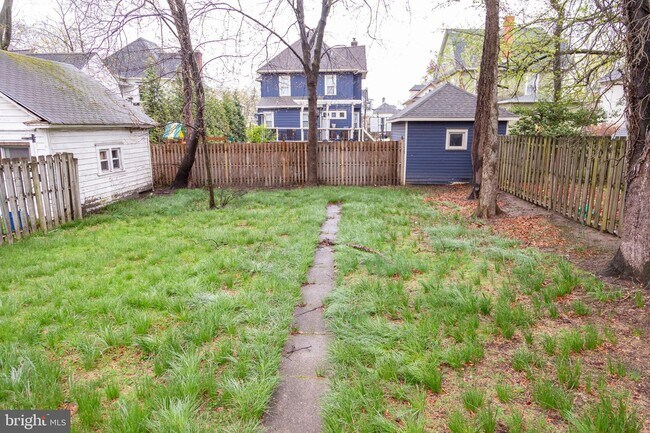Building Photo - 20 Crestmont Terrace