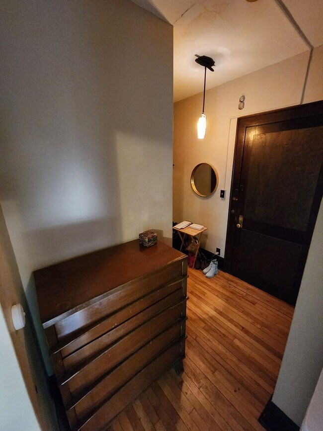 Building Photo - 2200 Dupont Ave S