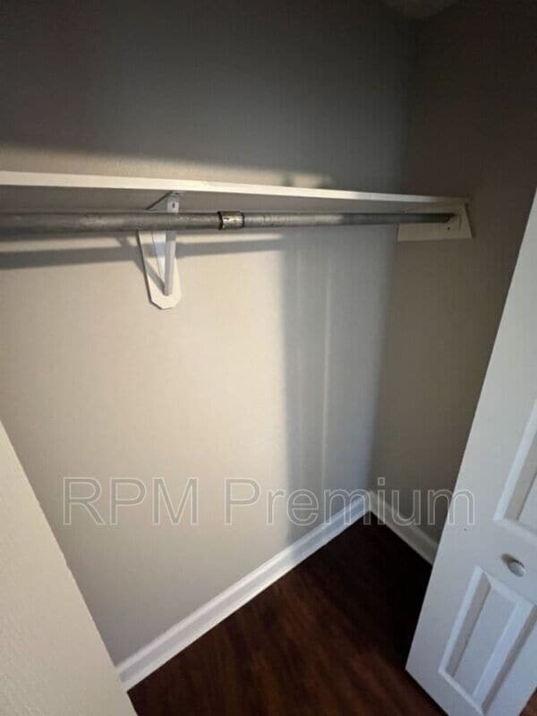 Building Photo - 41158 2nd Colonial St