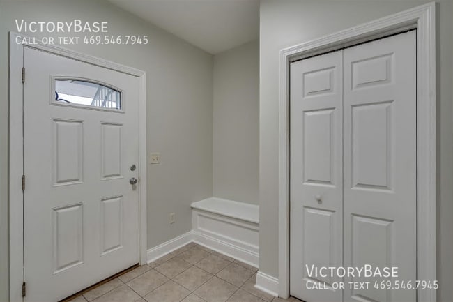 Building Photo - 410 Creekside Ln