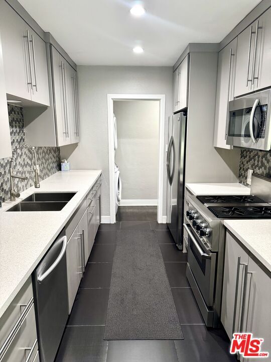 Building Photo - 50 Elm Ave