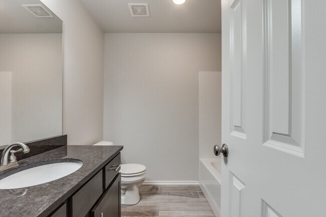 Building Photo - 3 Bed in Piedmont