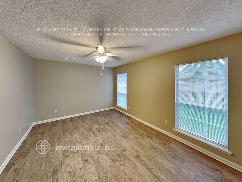 Building Photo - 3618 Pond Ridge Ct E