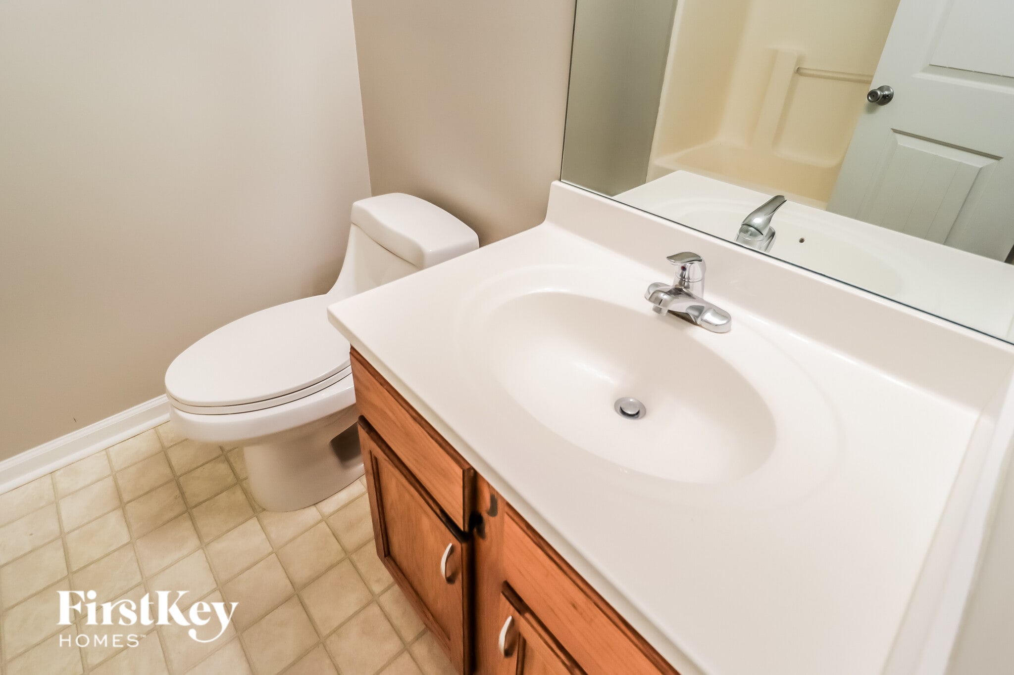 Building Photo - 243 Davis Dr