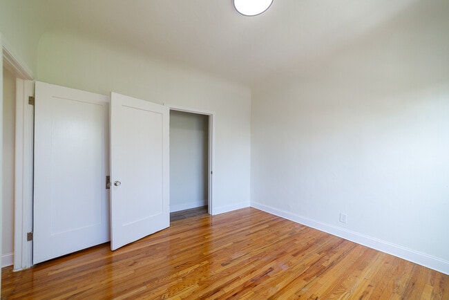 Building Photo - 1451 Ridgeley Dr